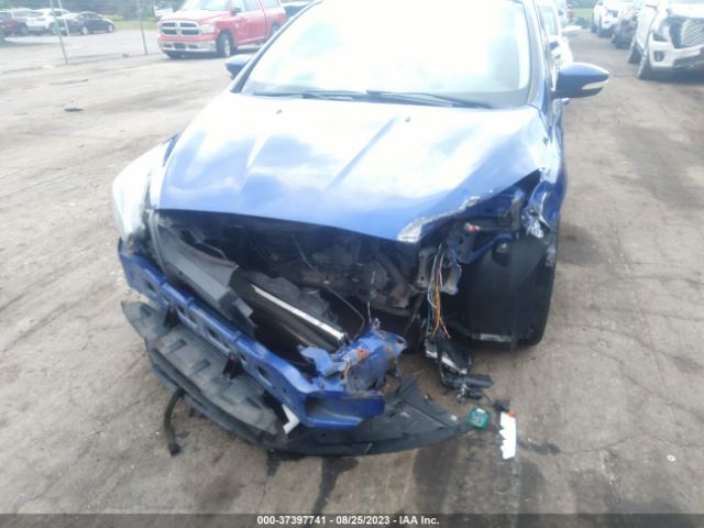 1FADP3F23FL230068 Ford FOCUS SE
