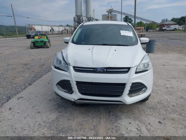 1FMCU0GX9FUC01056 Ford ESCAPE SE