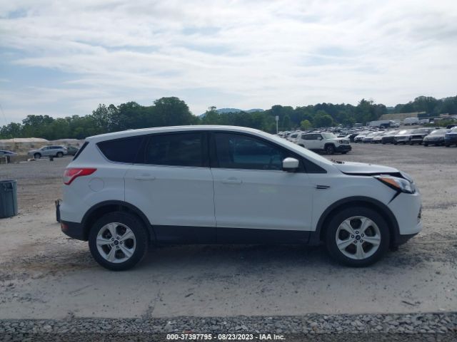 1FMCU0GX9FUC01056 Ford ESCAPE SE