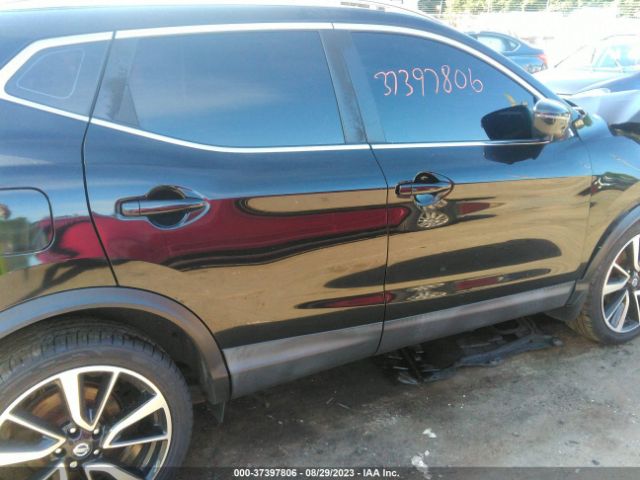 JN1BJ1CR3HW138312 Nissan Rogue Sport Sl