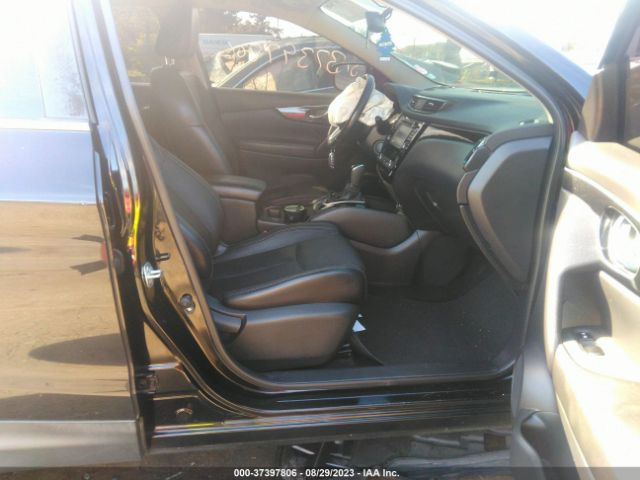 JN1BJ1CR3HW138312 Nissan Rogue Sport Sl
