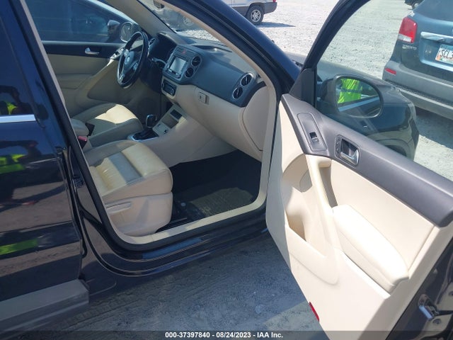 2011 VOLKSWAGEN TIGUAN SEL W/PREMIUM NAVI VIN: WVGAV7AX3BW540013