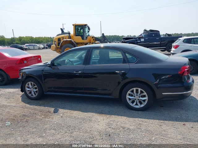 1VWAA7A36JC011620 Volkswagen Passat 2.0t S/r-line