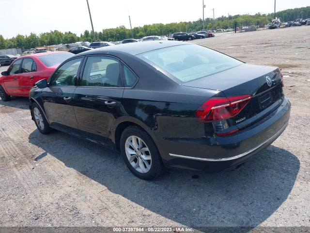 1VWAA7A36JC011620 Volkswagen Passat 2.0t S/r-line