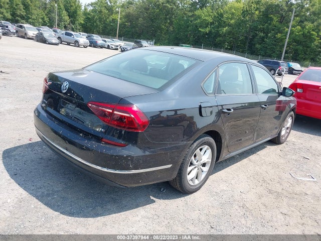 1VWAA7A36JC011620 Volkswagen Passat 2.0t S/r-line