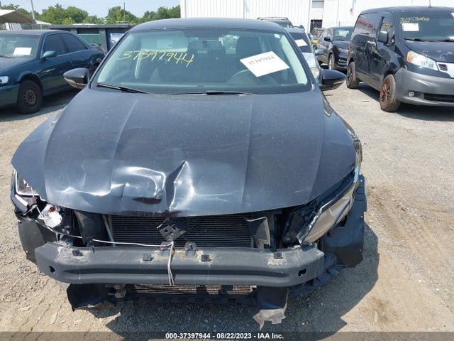 1VWAA7A36JC011620 Volkswagen Passat 2.0t S/r-line