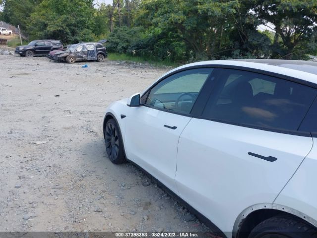 7SAYGDEF8NF517531 Tesla Model Y Performance