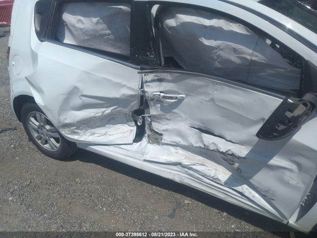 Chevrolet SONIC LT 2016 1G1JC6SG0G4133667 Image 6