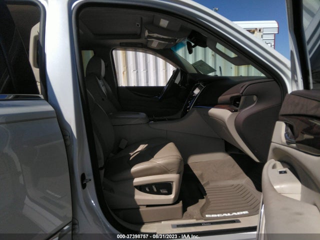 1GYS4BKJ3GR477827 Cadillac Escalade Luxury Collection