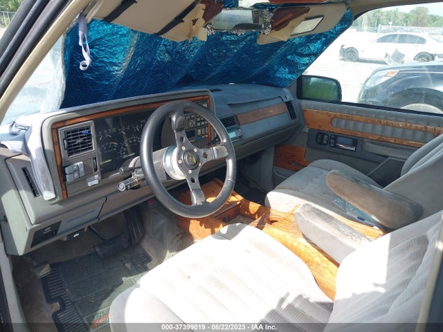1988 CHEVROLET GMT-400 C1500 VIN: 2GCDC19H0J1164474