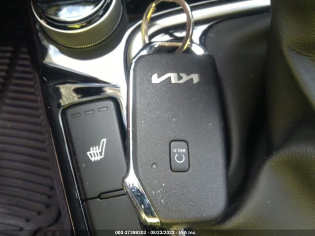 KNDERCAA8P7388682 KIA SELTOS EX