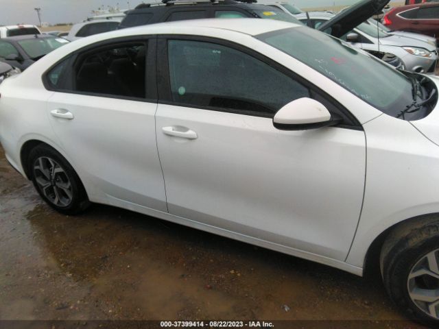 3KPF24AD9ME339348 KIA Forte Lxs