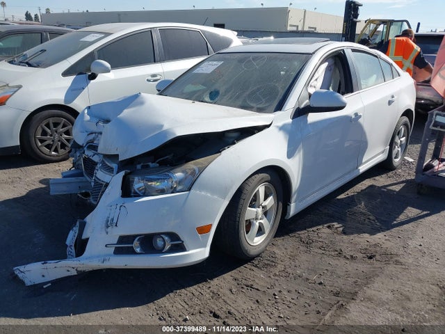 Chevrolet Cruze 1lt 2014 1G1PC5SB8E7305349 Image 2