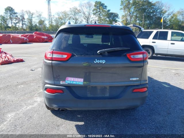 1C4PJLCB6FW573579 Jeep Cherokee Latitude