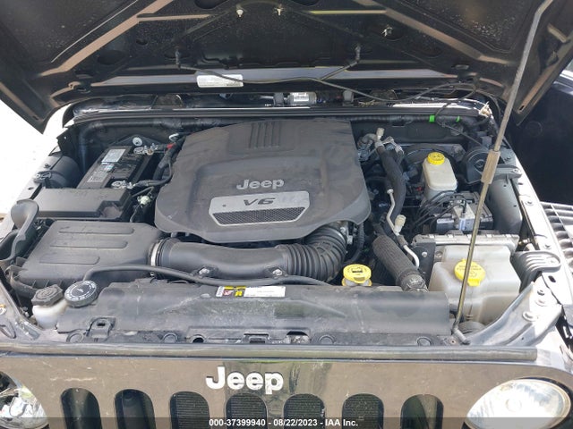 1C4BJWDG7GL244561 Jeep Wrangler Unlimited Sport