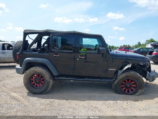 1C4BJWDG7GL244561 Jeep Wrangler Unlimited Sport