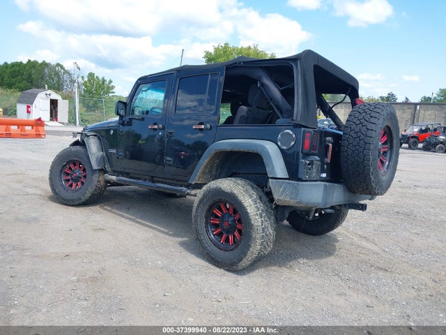 1C4BJWDG7GL244561 Jeep Wrangler Unlimited Sport