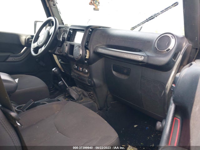 1C4BJWDG7GL244561 Jeep Wrangler Unlimited Sport