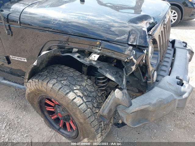1C4BJWDG7GL244561 Jeep Wrangler Unlimited Sport