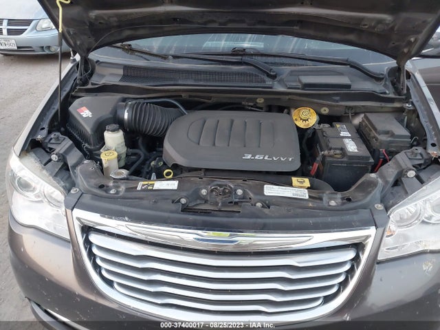 2C4RC1GG3FR740888 Chrysler Town & Country Limited Platinum