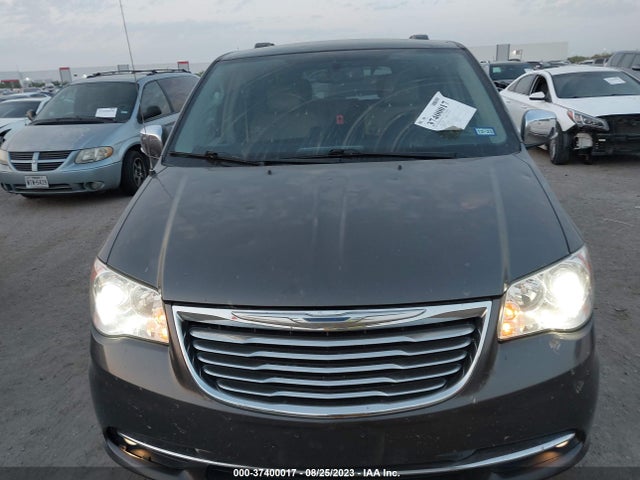 2C4RC1GG3FR740888 Chrysler Town & Country Limited Platinum