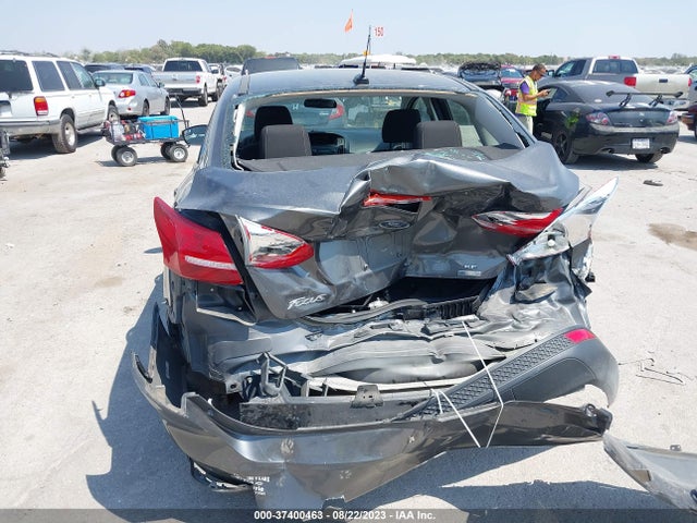 2018 FORD FOCUS SE VIN: 1FADP3FE1JL292653