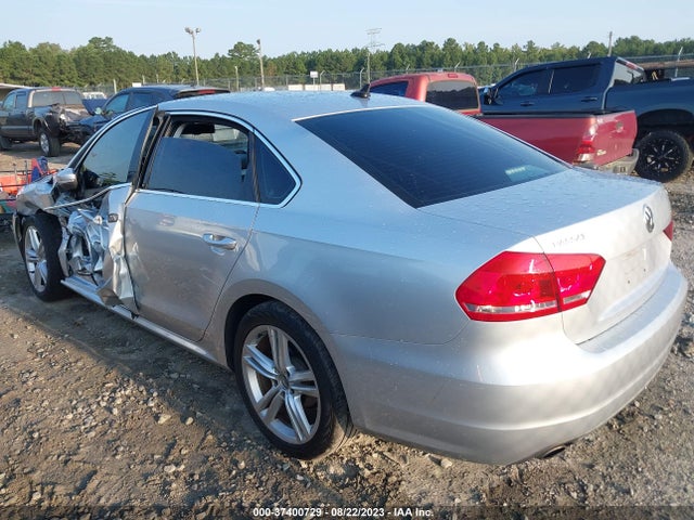 1VWBS7A33EC054920 Volkswagen Passat Se W/sunroof