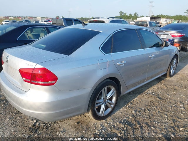 1VWBS7A33EC054920 Volkswagen Passat Se W/sunroof