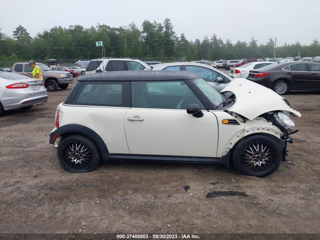 2012 MINI COOPER HARDTOP VIN: WMWSU3C58CT542386