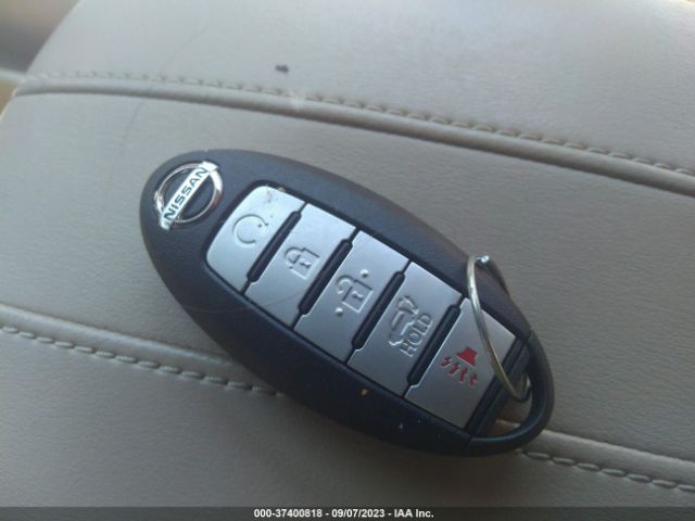 5N1AT2MV1HC885327 Nissan Rogue Sl