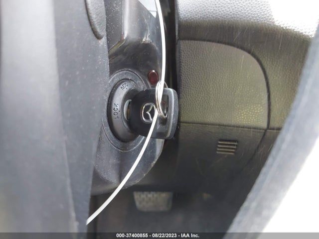 2011 MAZDA MAZDA3 I SPORT VIN: JM1BL1UGXB1415675