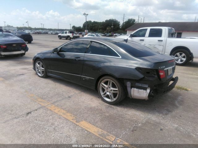 2011 MERCEDES-BENZ E 550 WDDKJ7CB3BF075129 Photo 2