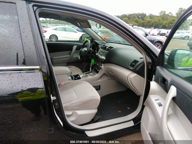 2011 TOYOTA HIGHLANDER BASE/SE VIN: 5TDBK3EH2BS054449