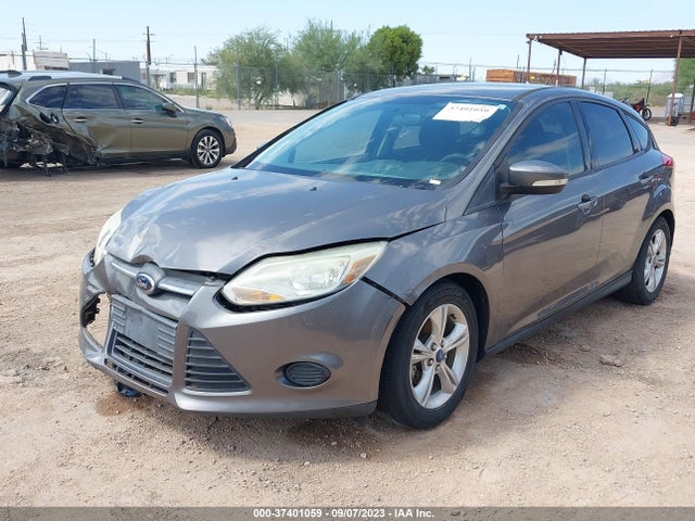 Ford FOCUS SE 2014 1FADP3K26EL230313 Image 2