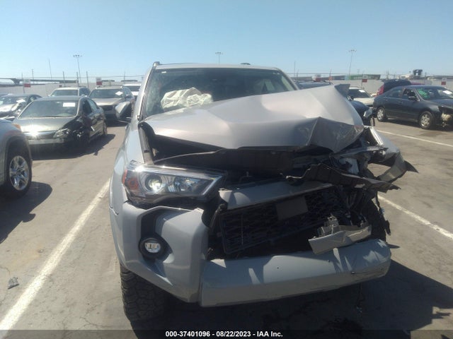 Toyota 4RUNNER SR5 2021 JTEBU5JR5M5945182 Image 12