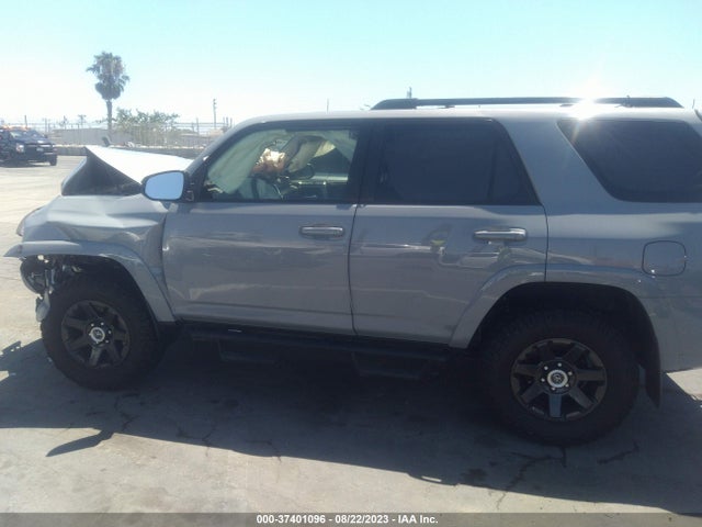 Toyota 4RUNNER SR5 2021 JTEBU5JR5M5945182 Image 14