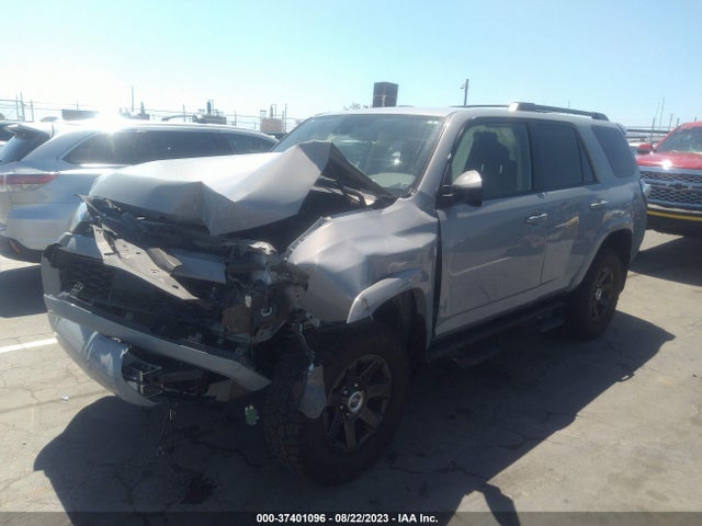 Toyota 4RUNNER SR5 2021 JTEBU5JR5M5945182 Image 2