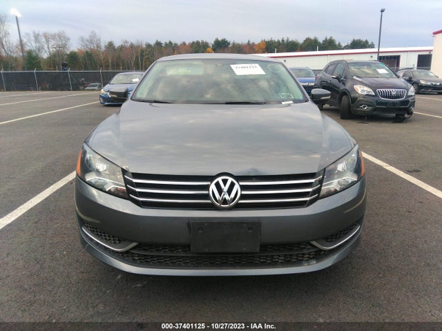 1VWAT7A31FC076571 Volkswagen Passat 1.8t S