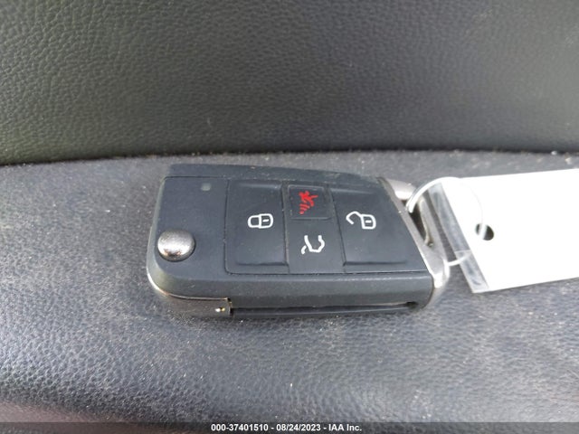 3VV3B7AXXMM118833 Volkswagen Tiguan Se/se R-line Black/sel