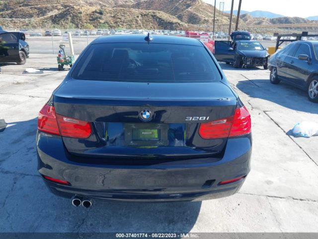 WBA3C1C51FK121213 BMW 3 Series 328i