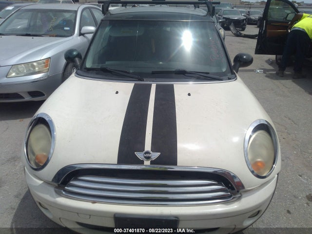 2010 MINI COOPER CLUBMAN WMWML3C56ATX51604 Photo 5