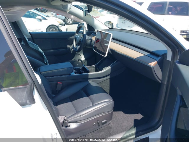 5YJYGDED8MF112988 Tesla Model Y Standard Range