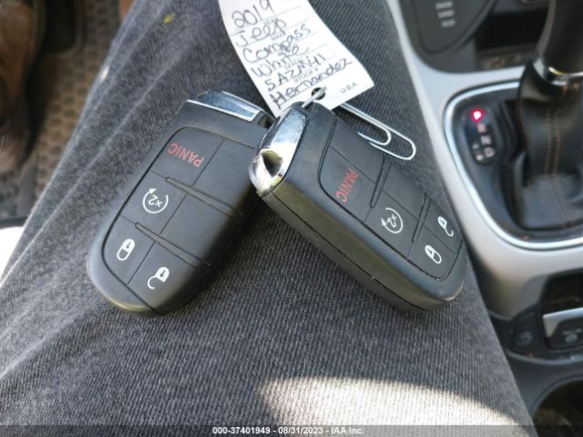 3C4NJDBB6KT735452 Jeep Compass Latitude