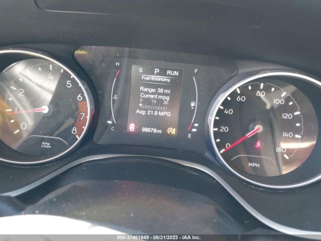 3C4NJDBB6KT735452 Jeep Compass Latitude