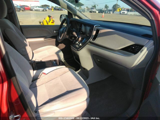 5TDKZ3DC5JS943732 Toyota SIENNA LE