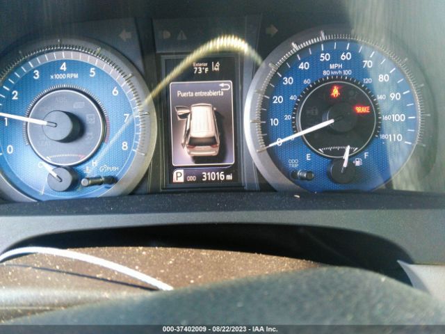5TDKZ3DC5JS943732 Toyota SIENNA LE