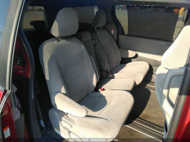 5TDKZ3DC5JS943732 Toyota SIENNA LE