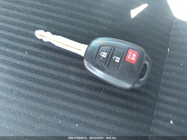 Toyota RAV4 LE 2018 2T3ZFREV6JW464986 Image 11