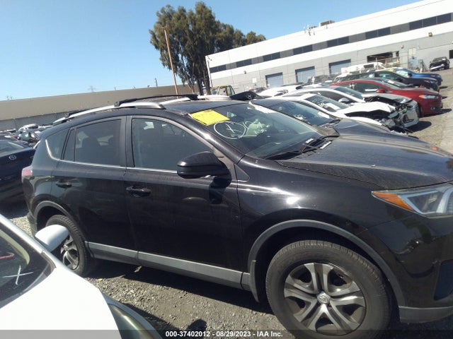 Toyota RAV4 LE 2018 2T3ZFREV6JW464986 Image 13