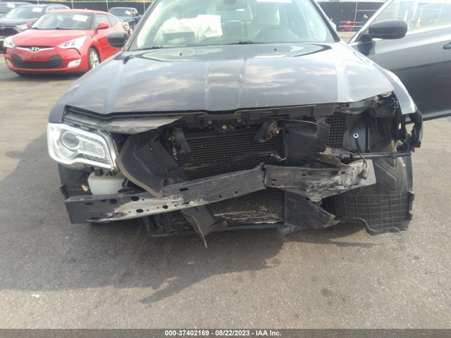 2C3CCAAG5JH201786 Chrysler 300 Touring